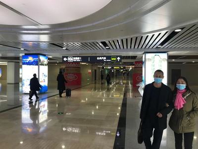 重庆高铁站灯箱媒体